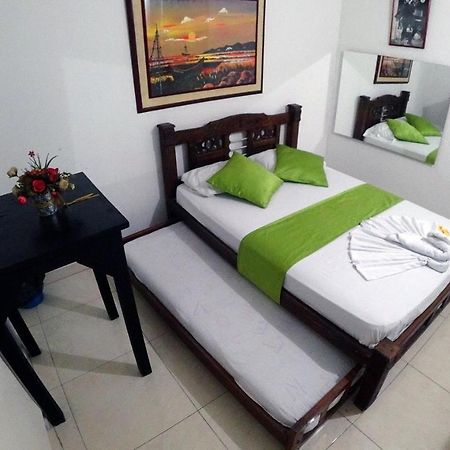 Hostal La Espanola De Getsemani Cartagena Екстер'єр фото