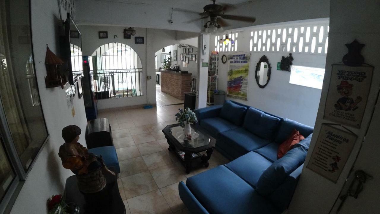 Hostal La Espanola De Getsemani Cartagena Екстер'єр фото